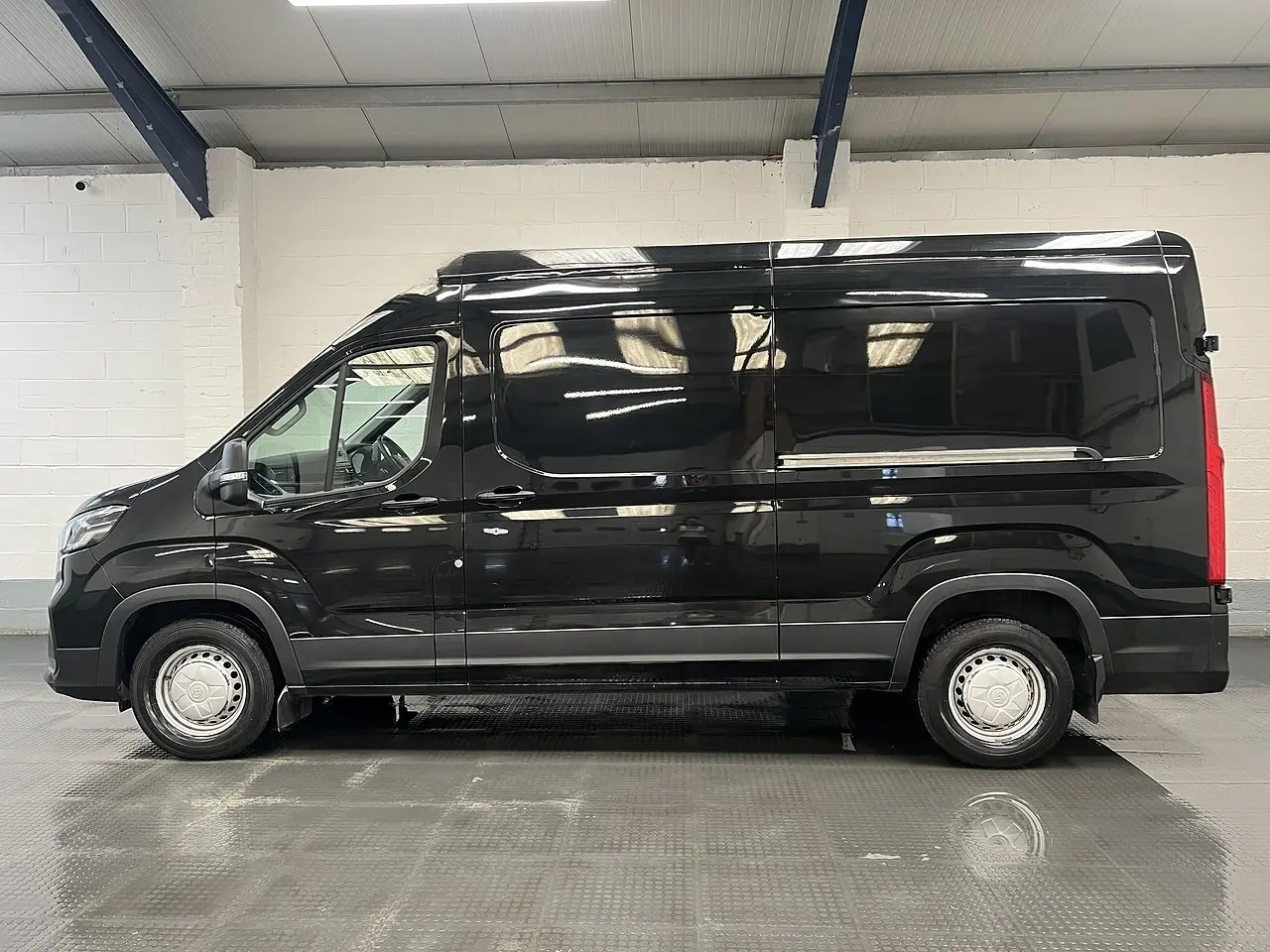 2023 Maxus Deliver 9