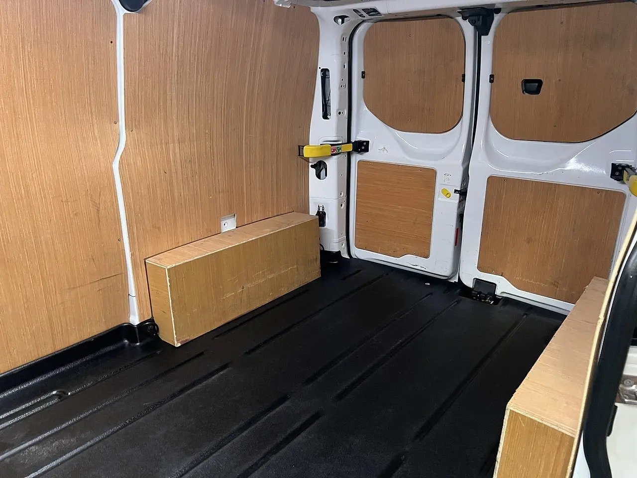 2024 Ford Transit Custom, photo 2