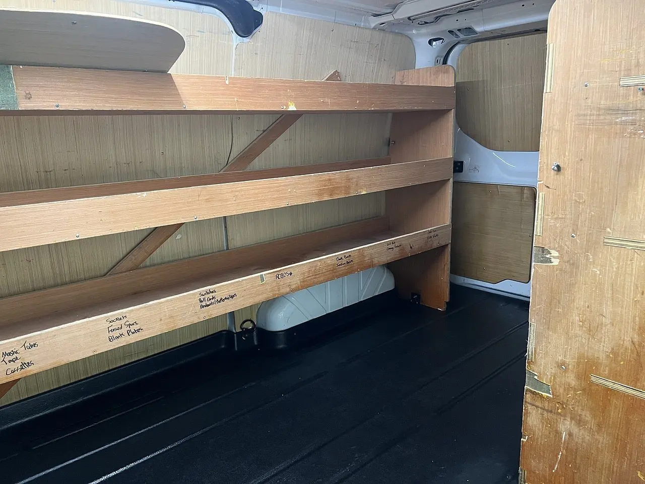 2023 Ford Transit Custom, photo 2