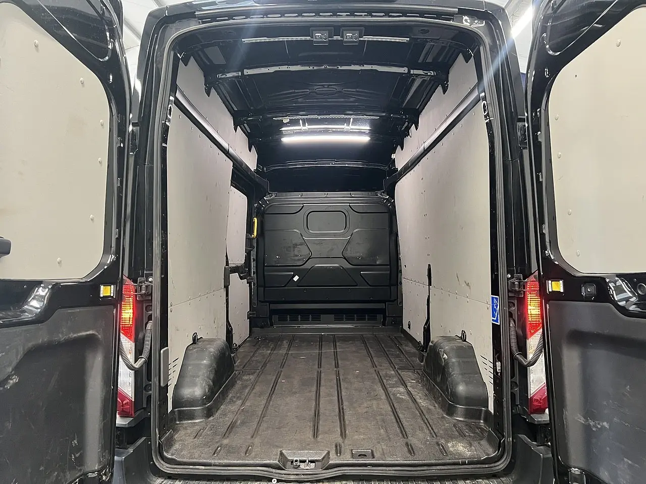 2025 Ford Transit, photo 2