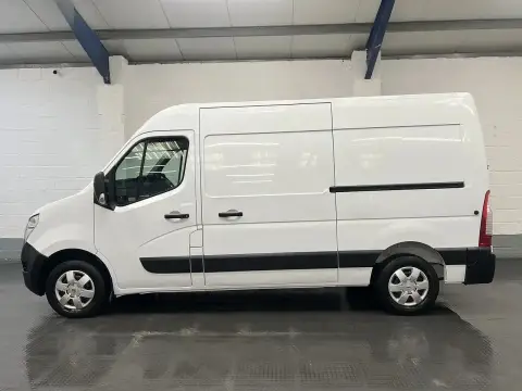 2023 Nissan Interstar