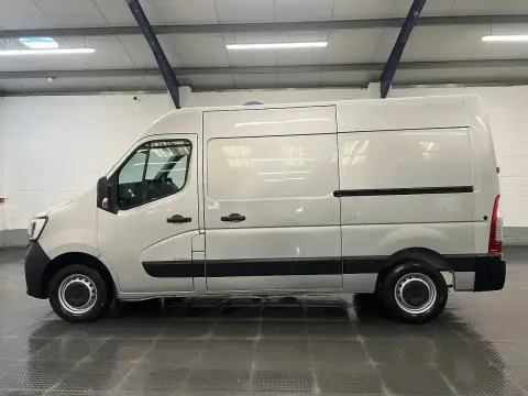2023 Renault Master