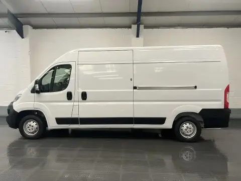 2024 Vauxhall Movano
