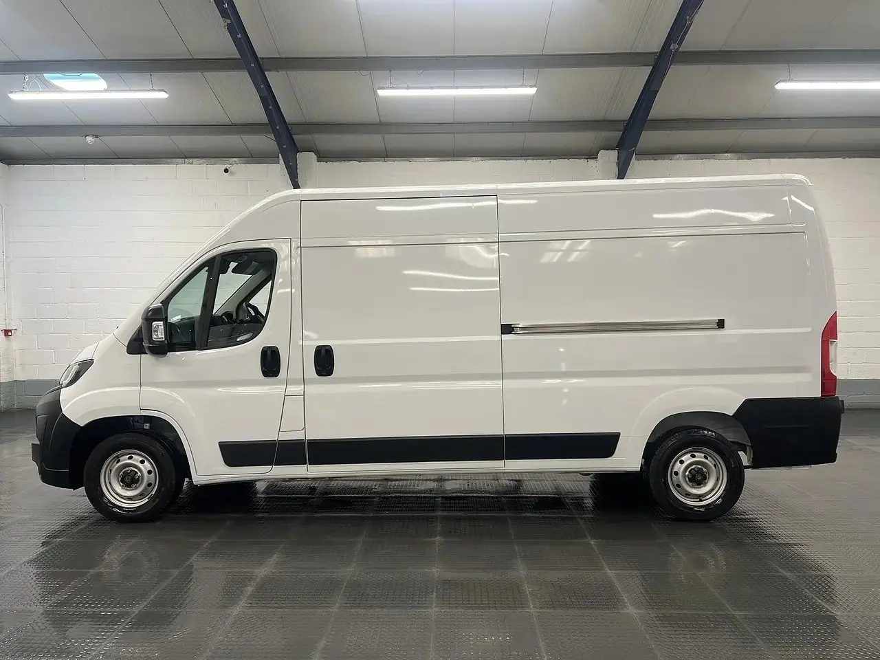 2025 Peugeot Boxer