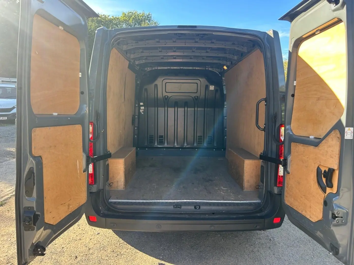 2022 Vauxhall Movano, photo 2
