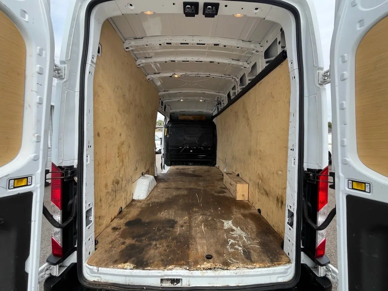 2024 Ford Transit, photo 2