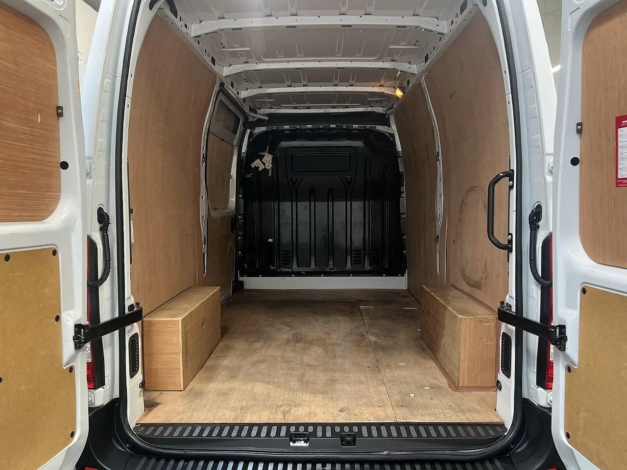 2023 Nissan Interstar, photo 3