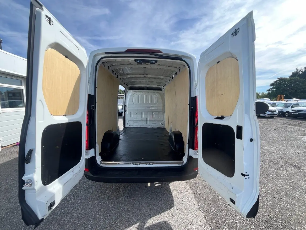 2023 Maxus Deliver 9, photo 2