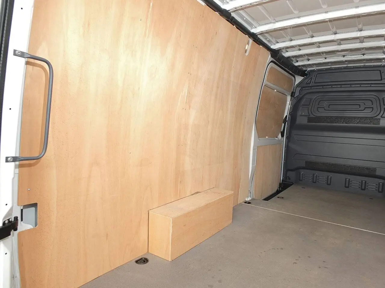 2025 Mercedes-Benz Sprinter, photo 3