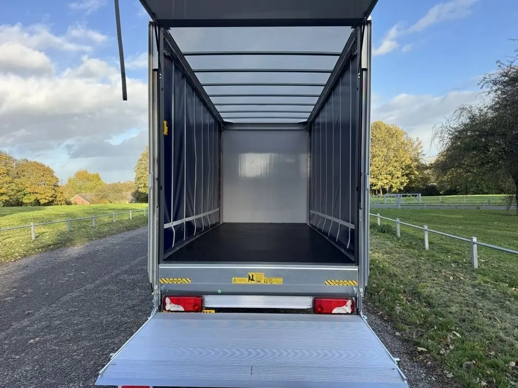 2021 Mercedes-Benz Sprinter, photo 3