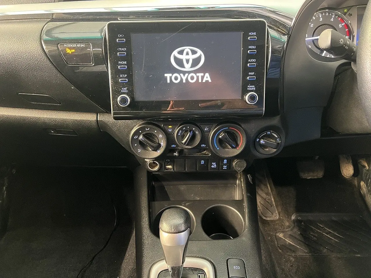 2023 Toyota Hilux, photo 7