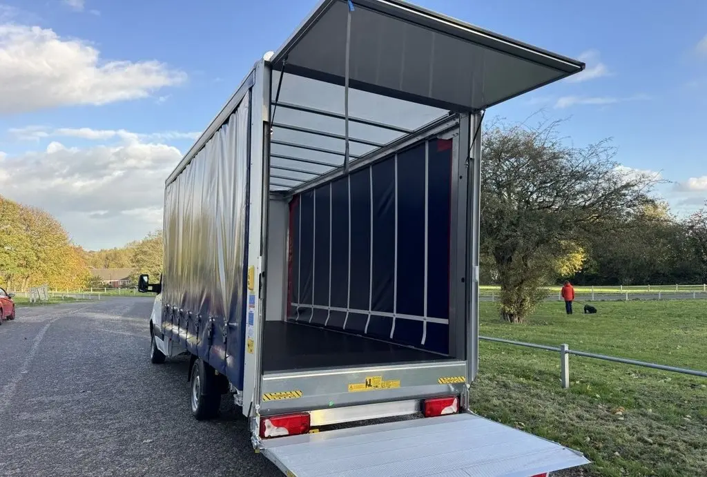 2021 Mercedes-Benz Sprinter, photo 2