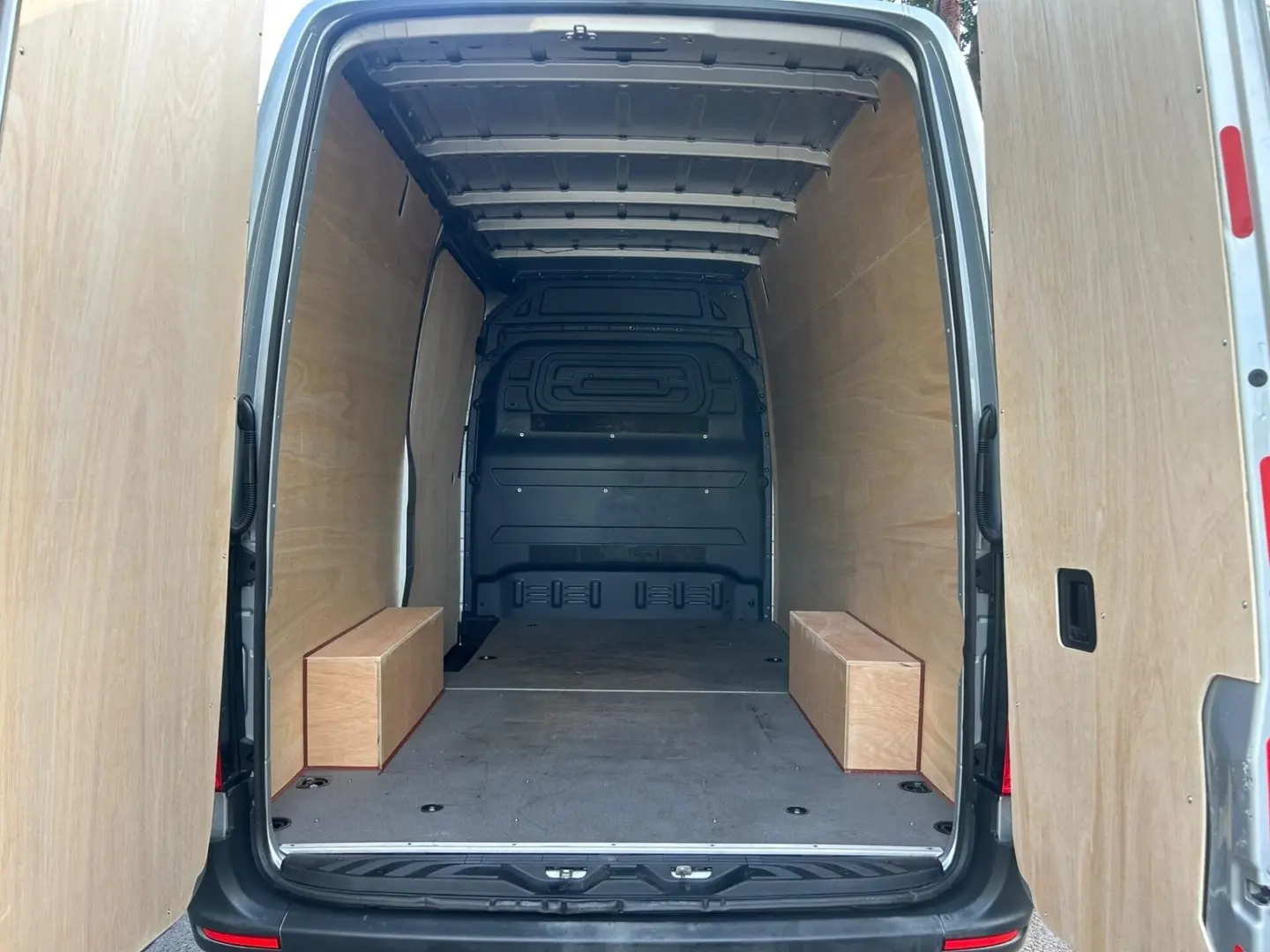 2020 Mercedes-Benz Sprinter, photo 2
