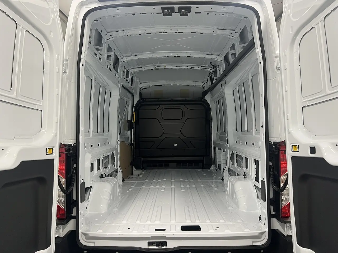 2026 Ford Transit, photo 2